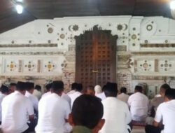 SITUS SEJARAH MAKAM SUNAN GUNUNG JATI CIREBON MENJADI DESTINASI WISATA RELIGI YANG DIPADATI PEZIARAH PADA LIBUR LEBARAN