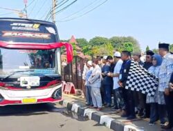 KURANG SATU BIS, 445 CALON JAMAAH HAJI KLOTER 1 KERTAJATI DILEPAS SEKDA INDRAMAYU DI PENDOPO