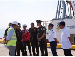 KAJATI JABAR TINJAU PROGRES PELABUHAN PATIMBAN PASTIKAN PROYEK STRATEGIS NASIONAL TUNTAS SESUAI JADWAL
