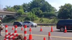LALIN LIBUR HARI BURUH MENINGKAT, PT JASAMARGA TRANS JAWA TOL BERLAKUKAN CONTRAFLOW DI RUAS TOL JAPEK