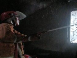 HAIR DRYER LUPA DIMATIKAN, SEBUAH RUMAH DI GUNUNG JATI CIREBON HANGUS TERBAKAR