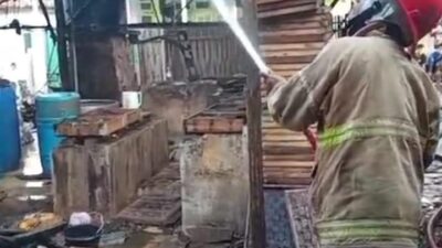 PABRIK TAHU DI PALIMANAN CIREBON HANGUS TERBAKAR