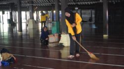 JELANG  HARI BHAYANGKARA KE-80, POLRES CIREBON KOTA GELAR AKSI BEBERSIH RUMAH IBADAH